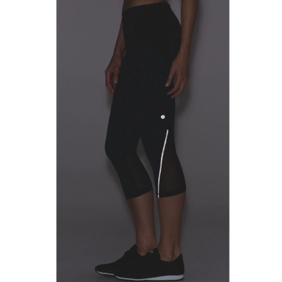 Lululemon Free Runner Crop (19") - Picture 5 of 16